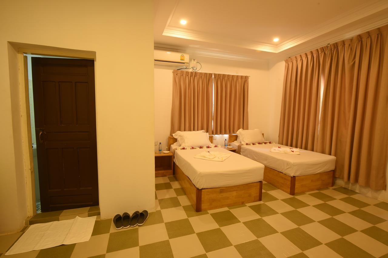 Breeze Hotel 3*